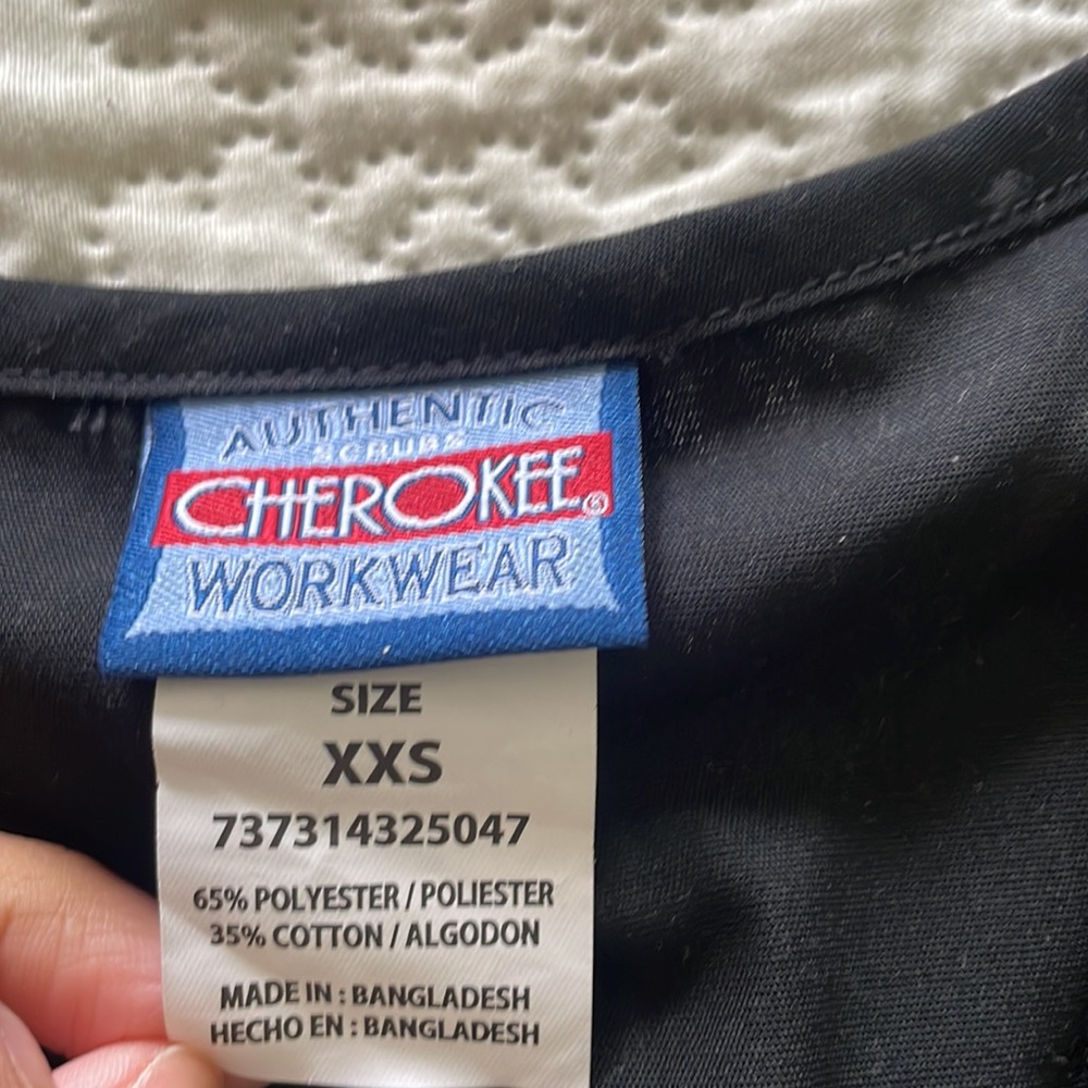 Cherokee Scrub Top - image 3